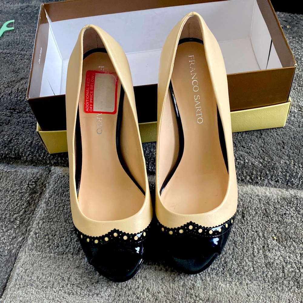 Women high heel tan and black